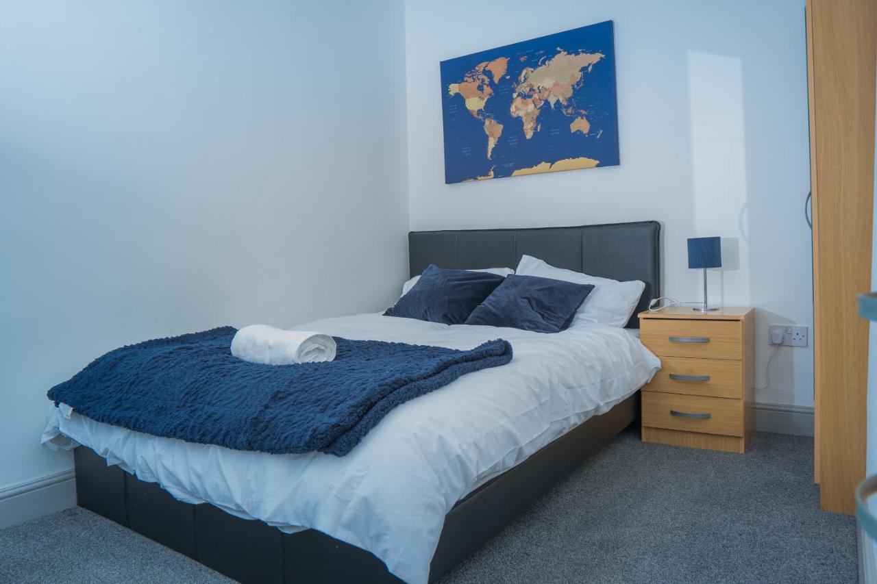The Highfield Villa, 5 Bedrooms, Northampton Centre, Sleeps 10 Exterior foto