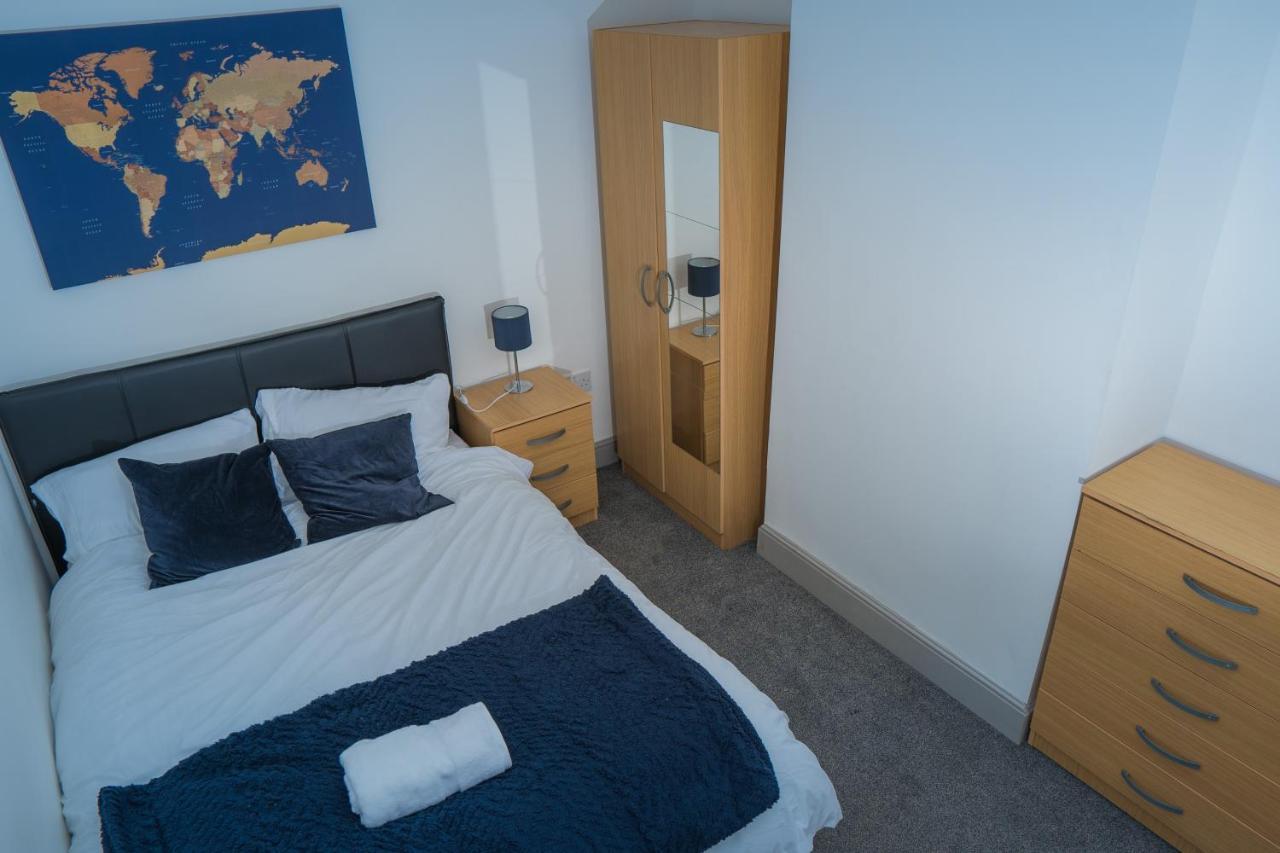 The Highfield Villa, 5 Bedrooms, Northampton Centre, Sleeps 10 Exterior foto