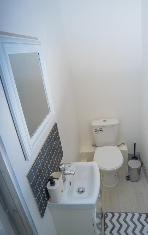 The Highfield Villa, 5 Bedrooms, Northampton Centre, Sleeps 10 Exterior foto